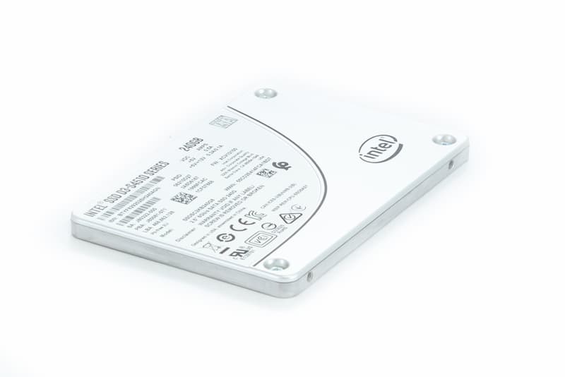 INTEL SSD 240GB 6G SATA 2.5", D3-S4510 Series Festplatte