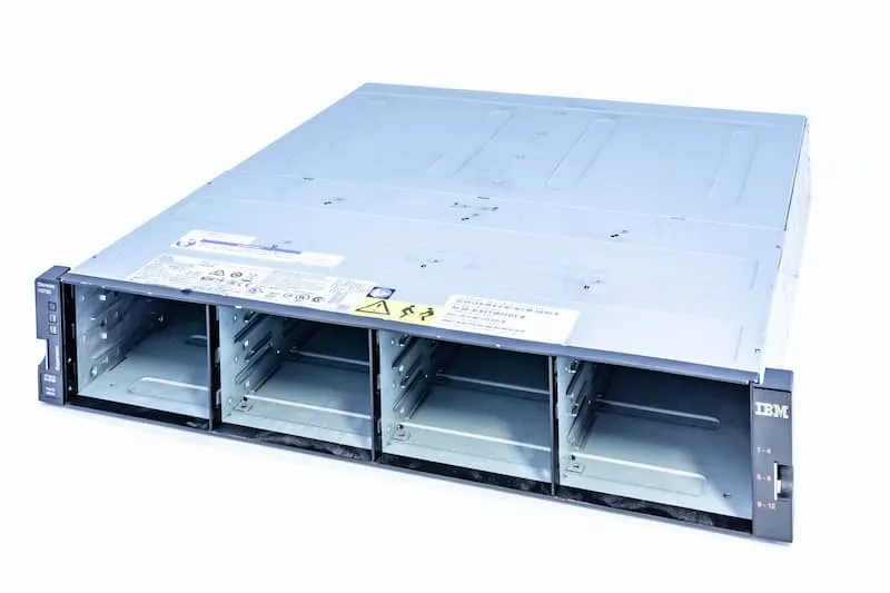IBM StorWize V3700 Expansion Enclosure, 12xLFF, Dual 2x6G SAS