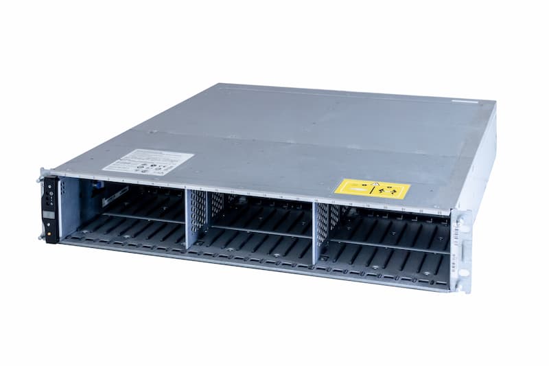 NetApp DS2246, 24xSFF, 2x IOM6 Controller, 2x750W