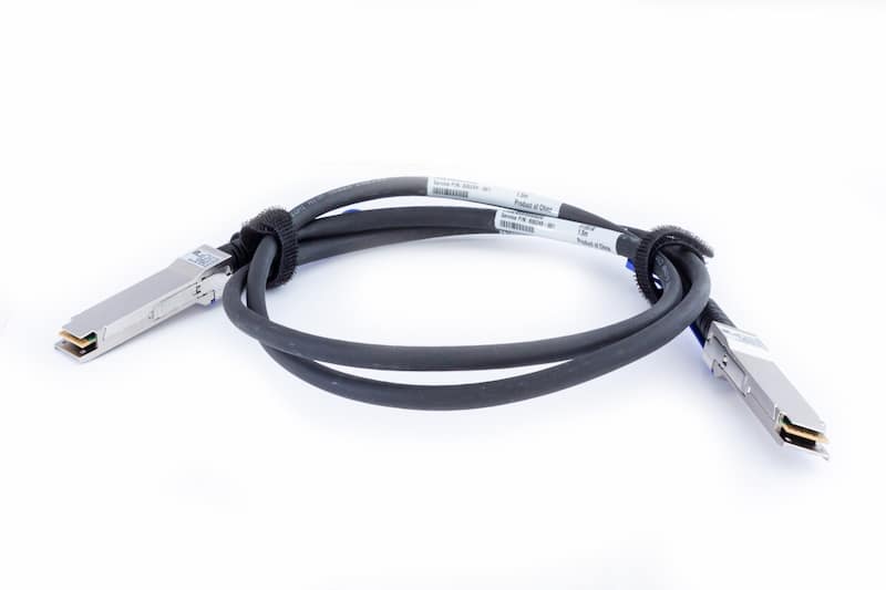 HPE CABLE Infiniband EDR, QSFP to QSFP, 1.5m HPE CABLE Infiniband EDR, QSFP to QSFP, 1.5m