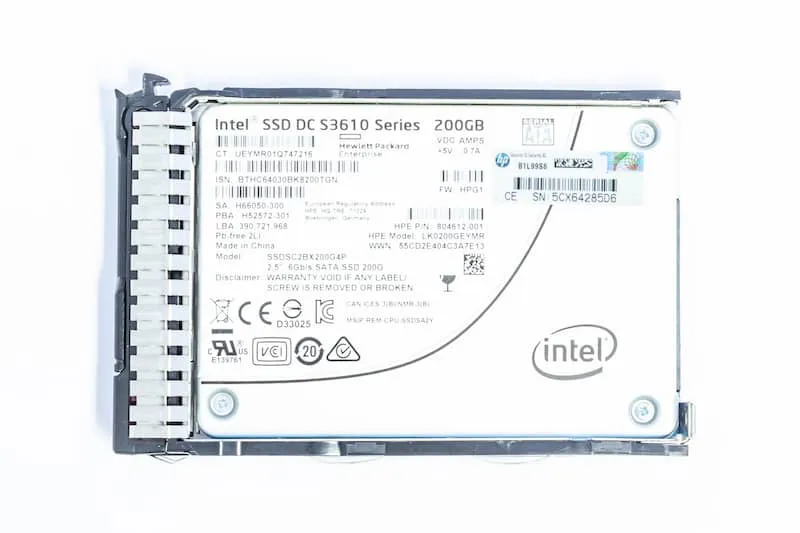 HP SSD 200GB 6G SATA HP SSD 200GB 6G SATA 2.5