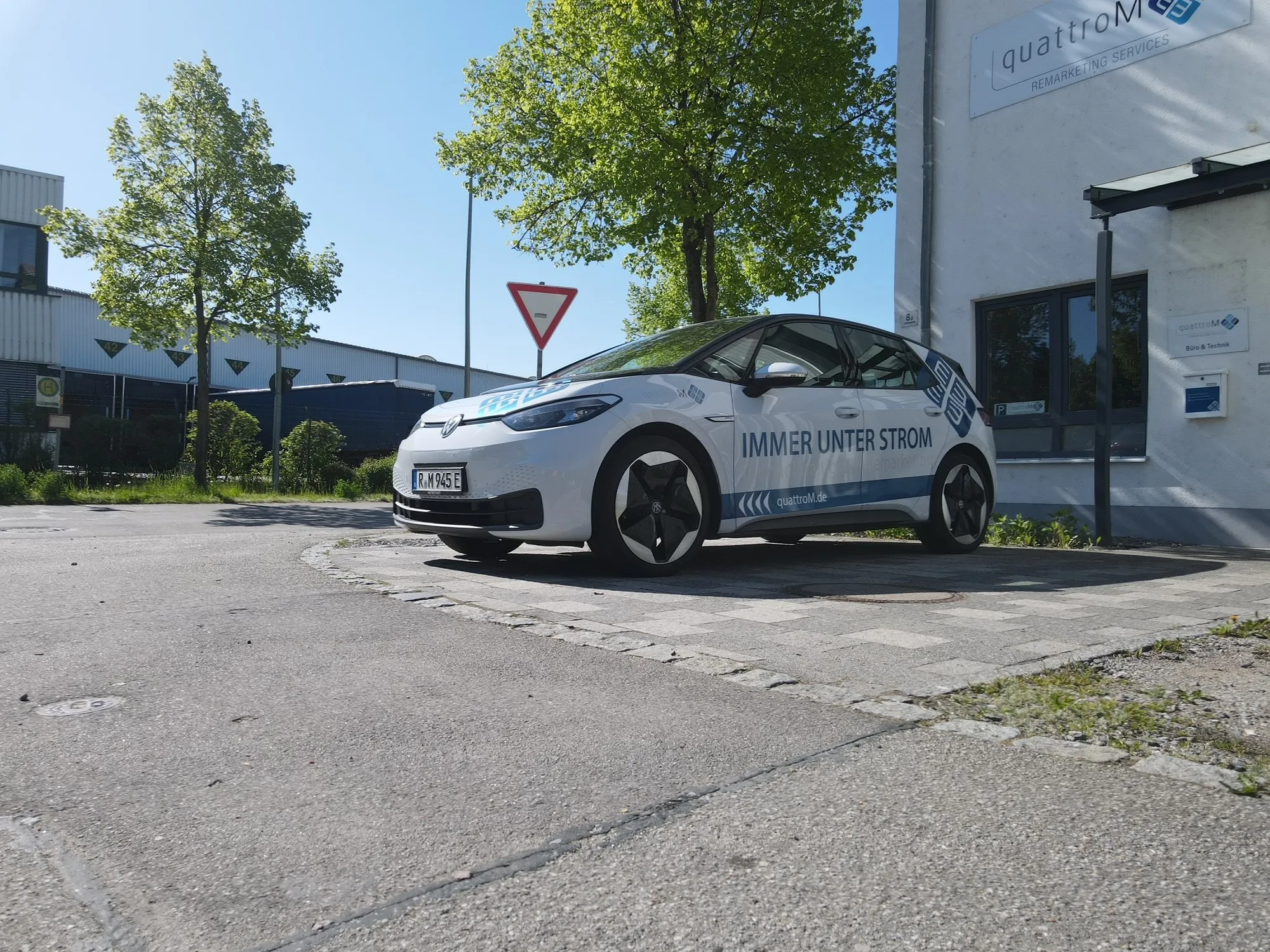 quattroM E-Auto quattroM E-Auto