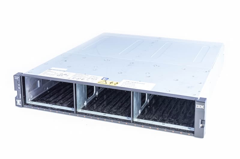 IBM Storwize V3700 Dual Controller, 24xSFF, each 3x 6G SAS host ports, 1x 6G SAS exp. port IBM Storwize V3700 Dual Controller, 24xSFF, each 3x 6G SAS host ports, 1x 6G SAS exp. port, 4x 8G FC