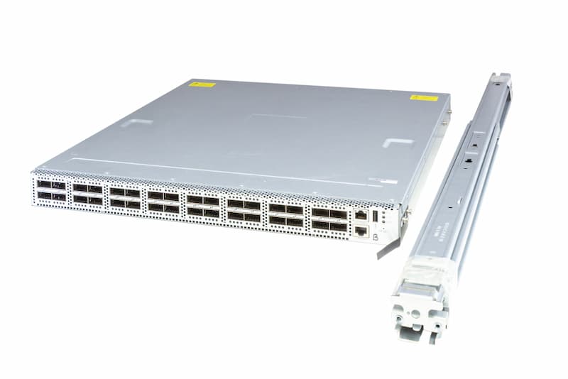 Celestica Switch D4040, 32x 40GbE QSFP, 1x RJ45, 1x USB, 2x 460W, Airflow port-side-out, incl. rails