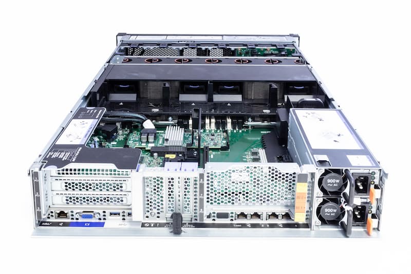 Lenovo x3650 M5, 2x E5-2697v4@2.30GHz, 18-Core, 32GB PC4-2400T (2x16), 8xSFF, M1215, 2x900W