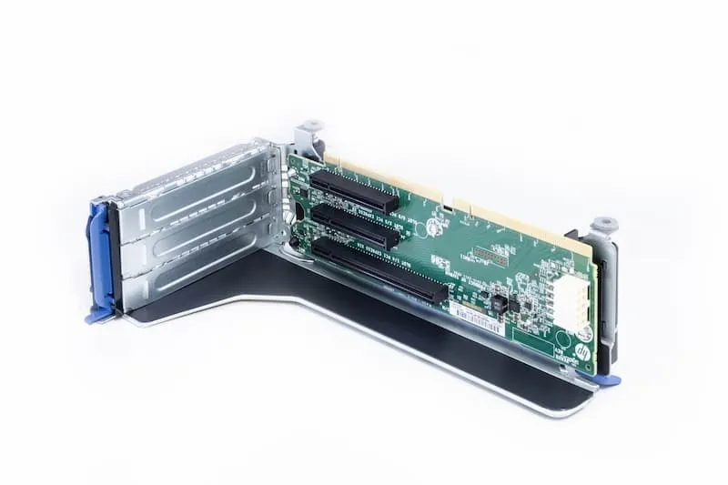 HP RISER Board for DL380 Gen8, 3x PCI-e Slot HP RISER Board for DL380 Gen8, 3x PCI-e Slot, with Cage