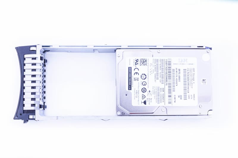IBM HDD 300GB 6G SAS 15k 2.5", for V3500, V3700, DS8000