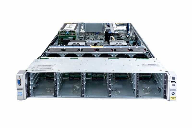 HPE DL380p Gen8, 1x E5-2620 2.0GHz, 6-Core, 32GB PC3-10600R, 25xSFF, P420i/2G, 2x750W, 331FLR