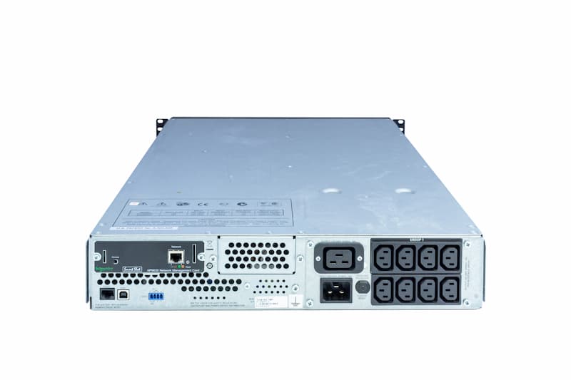 APC Smart-UPS 3000, 3kVA(2.7kW) Rackmount 2U, 1xC20-230V-in, 1xC19+8xC13-230V-out, AP9630 Mgmt Card