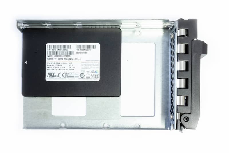 FUJITSU SSD 120GB 6G SATA 2.5" in 3.5'' Converter FUJITSU SSD 120GB 6G SATA 2.5" in 3.5'' Converter