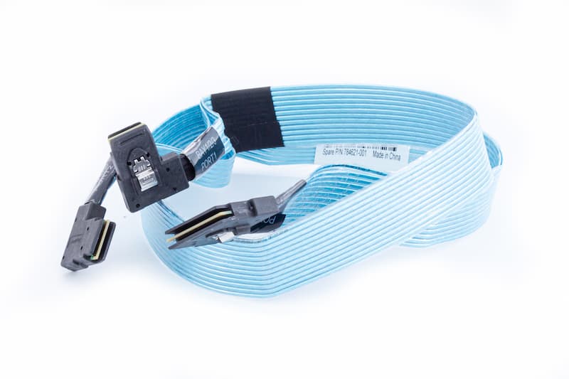 HPE CABLE Mini Wide SAS 68pin Y-Split -- 2xSFF HP DL380 Gen9 HPE CABLE Mini Wide SAS 68pin Y-Split -- 2xSFF HP DL380 Gen9