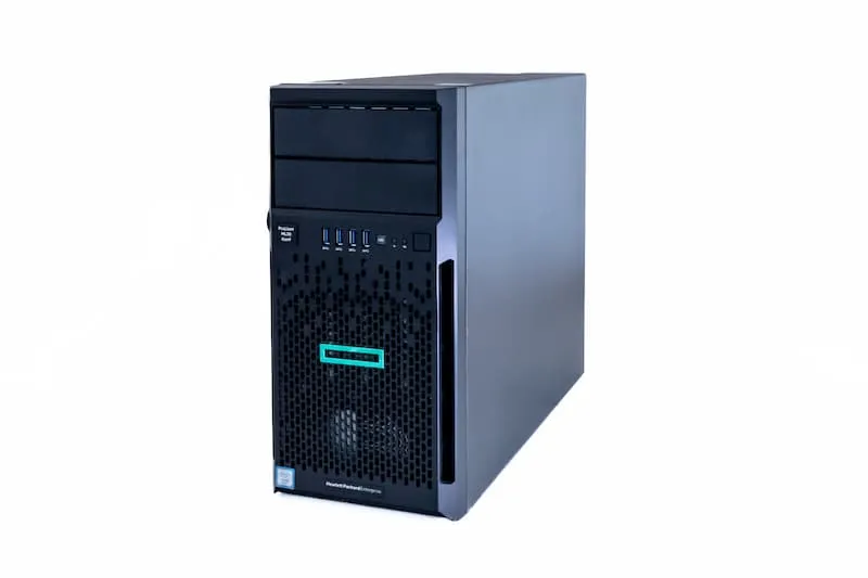 HPE ML30 Gen9 1x E3-1230v6 3.50GHz, 4-Core, 16GB PC4-2400, 4x SATA LFF, Smartarray H240, 2x 460W