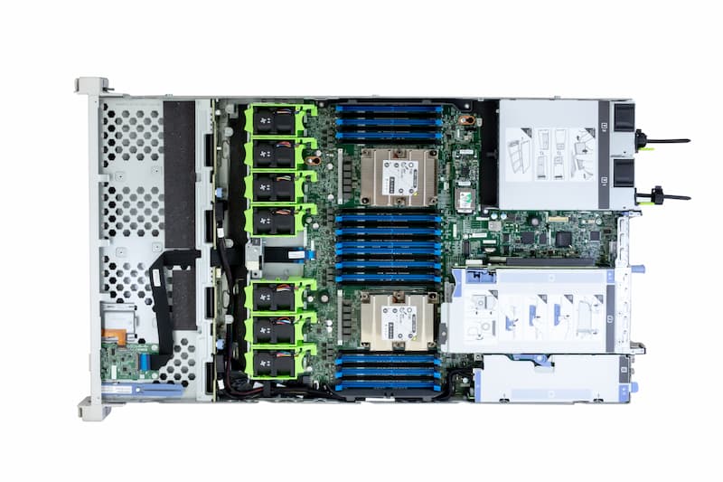 Cisco UCS C220 M5, 2x Gold 6126 2.60GHz, 12-core, noRAM, 4x LFF SATA, 1x 32GB SD-Card, 2x 770W