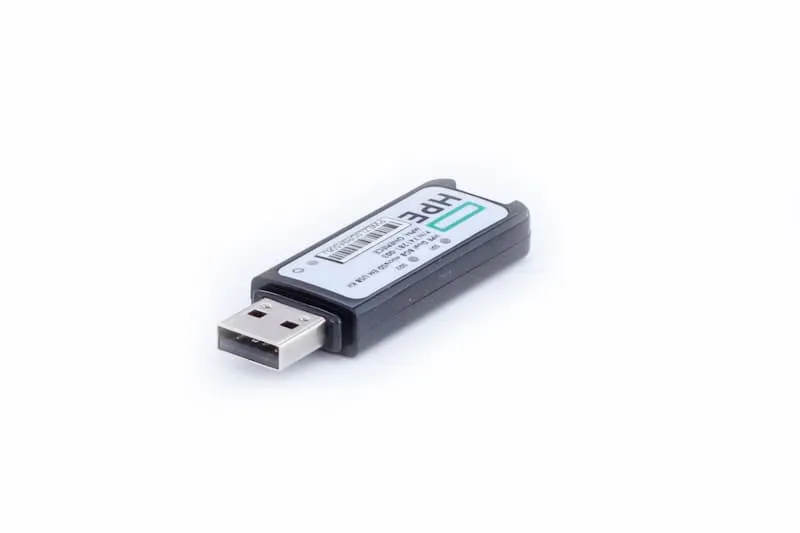 HPE microSD Dual 8GB EM USB Kit (incl. 2x 8GB SD) HPE microSD Dual 8GB EM USB Kit (incl. 2x 8GB SD)
