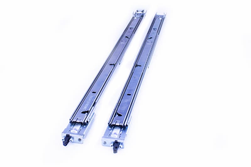 IBM RAIL KIT for SAN Volume Controller 2145-DH8 (and other X3550 M4, X3650 M4)
