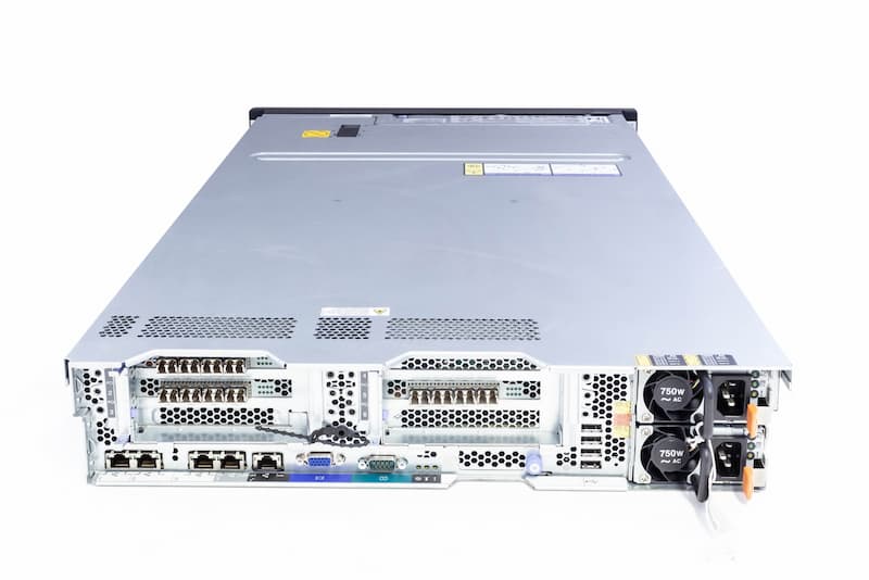 IBM SAN VolumeController (SVC), 2x E5-2650v2@2.6GHz, 64GB PC3, 8xSFF, 2xBatt,3x4P-FC8G,M5110e,2x750W