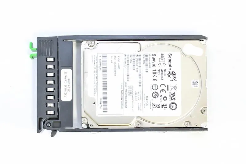Fujitsu HDD 300GB 6G SAS 10k 2.5“ SFF Festplatte für Primergy S7, S8