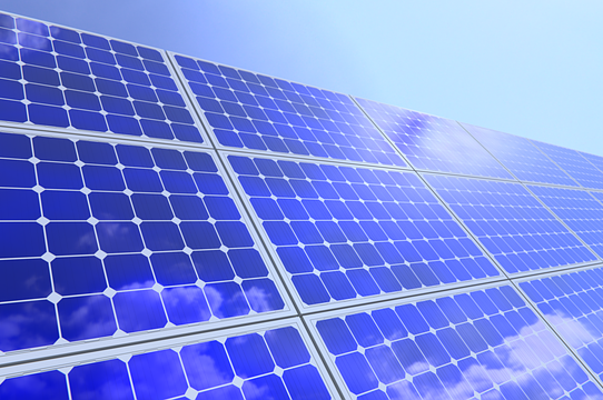 98-prozentige autarke Gewinnung von Energie durch eine Solaranlage