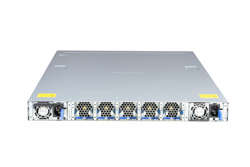 Celestica Switch D4040, 32x 40GbE QSFP, 1x RJ45, 1x USB, 2x 460W, Airflow port-side-out, incl. rails