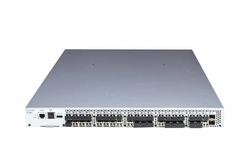 DELL/EMC SWITCH SAN/FC DS-5100B Brocade 16/40, 40 ports 8Gb FC (40 ports enabled), incl. 38x GBIC DELL/EMC SWITCH SAN/FC DS-5100B Brocade 16/40, 40 ports 8Gb FC (40 ports enabled), incl. 38x GBIC