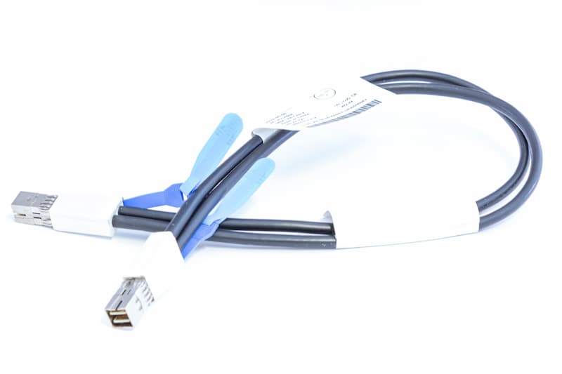 IBM CABLE SAS 12G (8644 to 8644 mini SAS HD) IBM CABLE SAS 12G (8644 to 8644 mini SAS HD) 0.6m